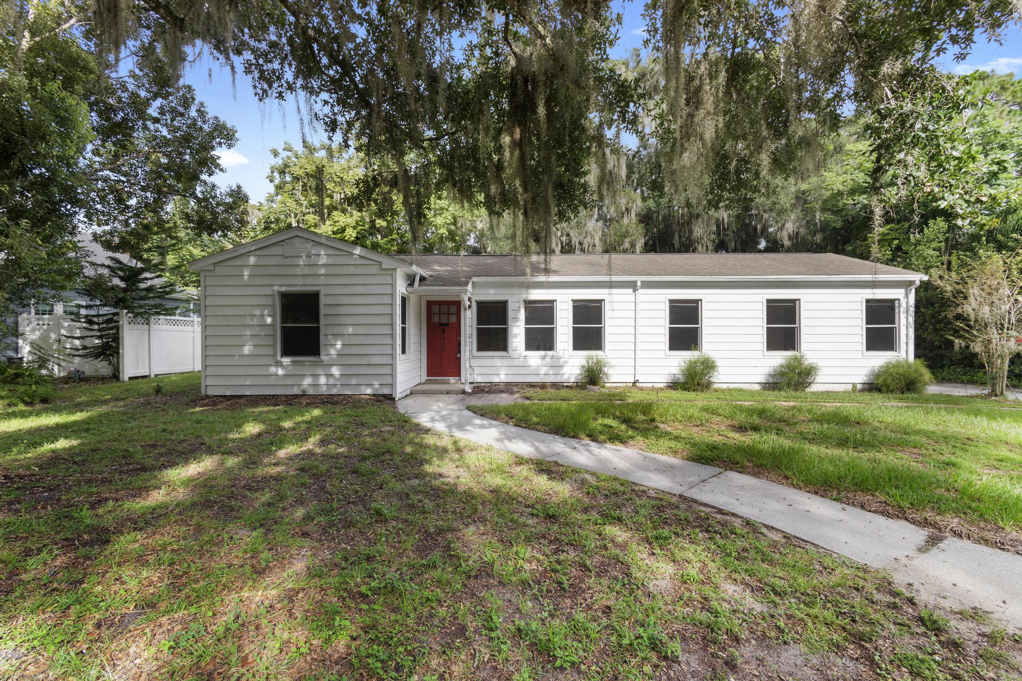 605 North Amelia Avenue - 1